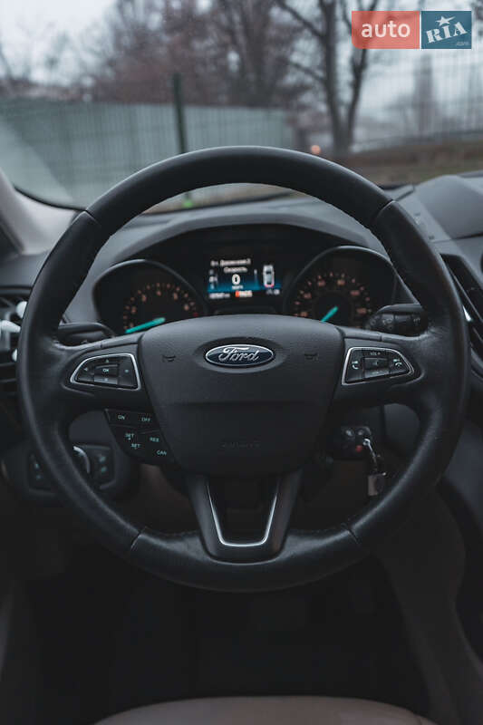 Внедорожник / Кроссовер Ford Escape 2017 в Киеве