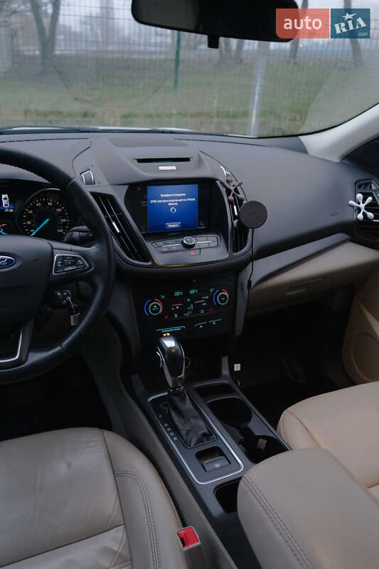 Внедорожник / Кроссовер Ford Escape 2017 в Киеве