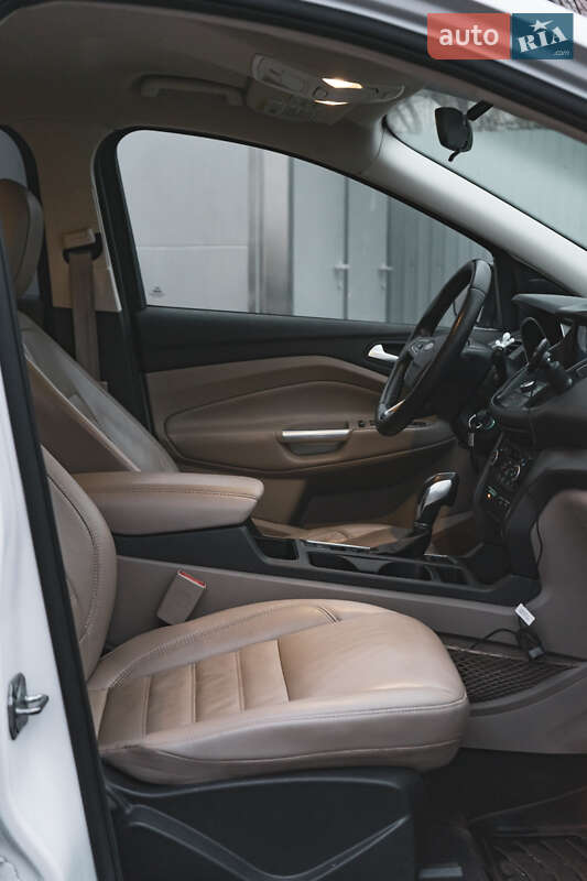 Внедорожник / Кроссовер Ford Escape 2017 в Киеве