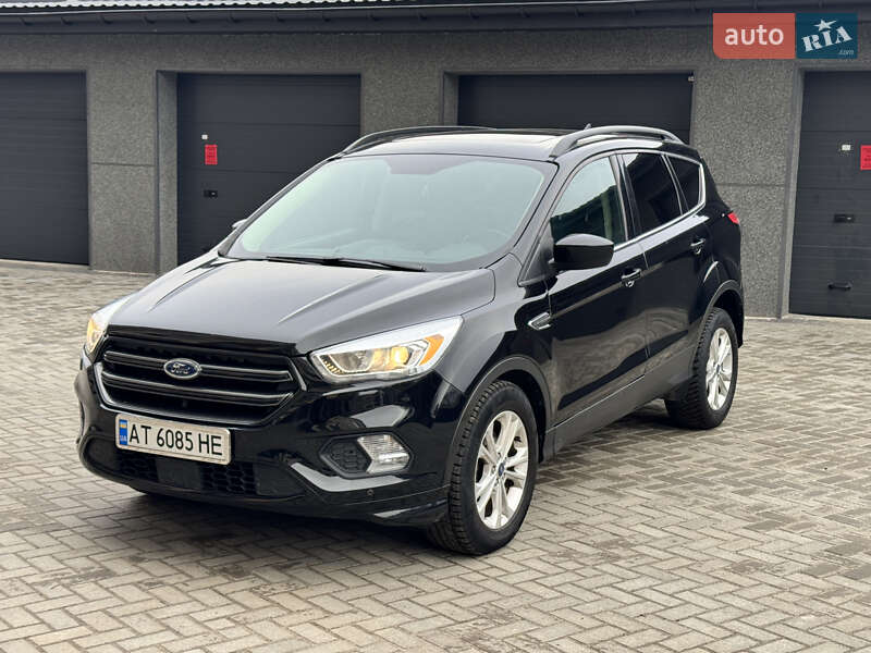 Внедорожник / Кроссовер Ford Escape 2017 в Ивано-Франковске