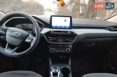 Внедорожник / Кроссовер Ford Escape 2020 в 