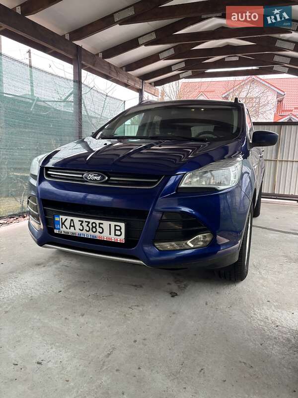 Внедорожник / Кроссовер Ford Escape 2015 в 