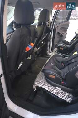 Позашляховик / Кросовер Ford Escape 2013 в 