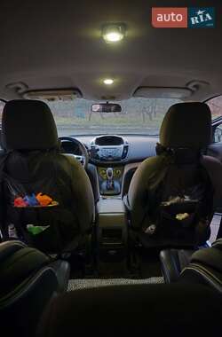 Позашляховик / Кросовер Ford Escape 2013 в 