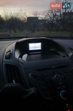 Позашляховик / Кросовер Ford Escape 2013 в 