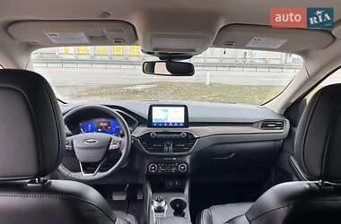 Внедорожник / Кроссовер Ford Escape 2020 в 