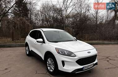 Внедорожник / Кроссовер Ford Escape 2021 в 