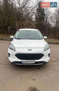 Внедорожник / Кроссовер Ford Escape 2021 в 
