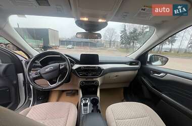 Внедорожник / Кроссовер Ford Escape 2021 в 