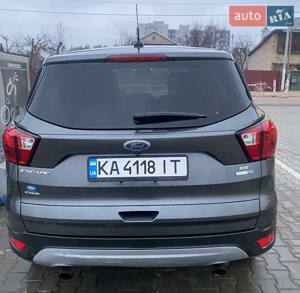 Внедорожник / Кроссовер Ford Escape 2018 в Ирпене