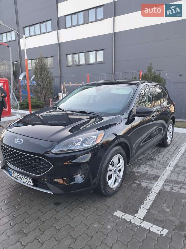 Позашляховик / Кросовер Ford Escape 2022 в 