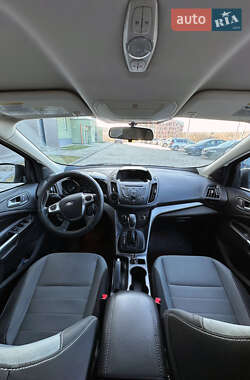 Внедорожник / Кроссовер Ford Escape 2014 в 