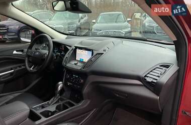 Внедорожник / Кроссовер Ford Escape 2019 в 