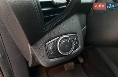 Внедорожник / Кроссовер Ford Escape 2019 в 