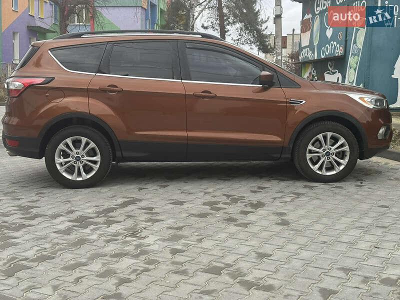 Внедорожник / Кроссовер Ford Escape 2016 в Трускавце