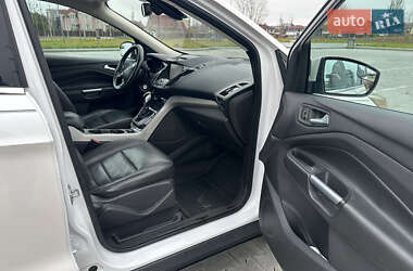 Внедорожник / Кроссовер Ford Escape 2012 в 