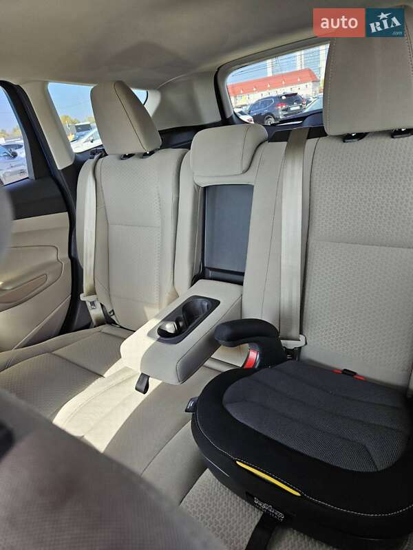 Внедорожник / Кроссовер Ford Escape 2016 в Киеве