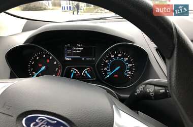 Внедорожник / Кроссовер Ford Escape 2015 в 