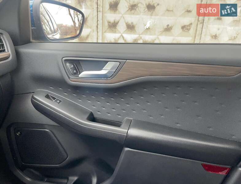 Внедорожник / Кроссовер Ford Escape 2019 в Хмельницком