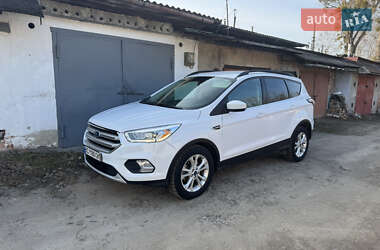Внедорожник / Кроссовер Ford Escape 2017 в 