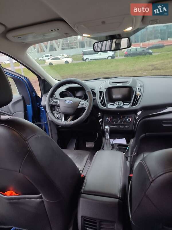 Внедорожник / Кроссовер Ford Escape 2017 в Самборе