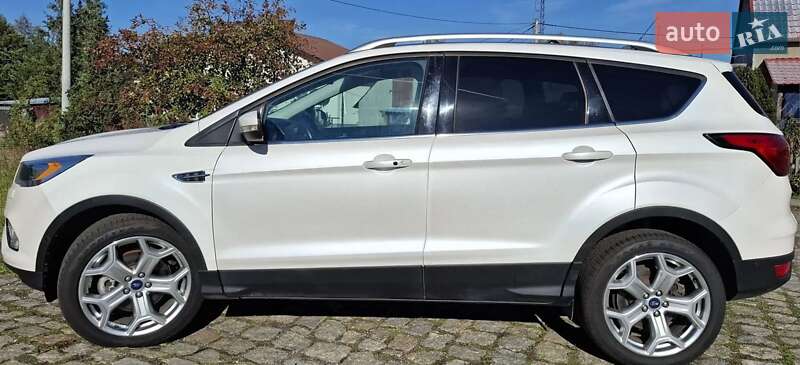 Внедорожник / Кроссовер Ford Escape 2019 в Одессе
