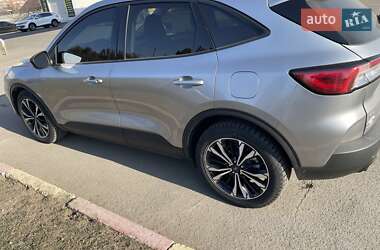 Внедорожник / Кроссовер Ford Escape 2021 в 