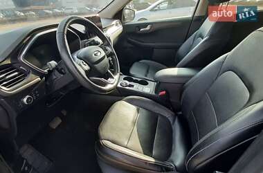 Внедорожник / Кроссовер Ford Escape 2020 в 