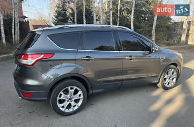 Внедорожник / Кроссовер Ford Escape 2015 в 