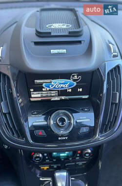 Внедорожник / Кроссовер Ford Escape 2015 в 