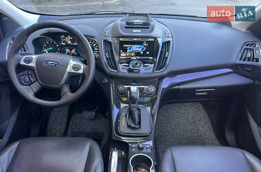 Внедорожник / Кроссовер Ford Escape 2015 в 