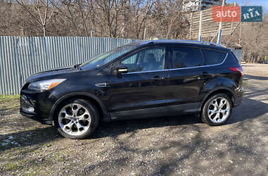 Позашляховик / Кросовер Ford Escape 2015 в 