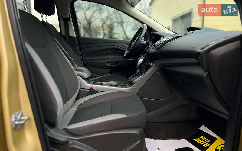 Позашляховик / Кросовер Ford Escape 2014 в Івано-Франківську