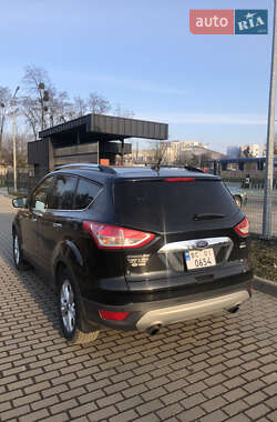 Внедорожник / Кроссовер Ford Escape 2015 в 