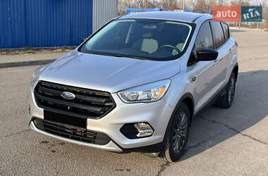 Внедорожник / Кроссовер Ford Escape 2017 в Днепре