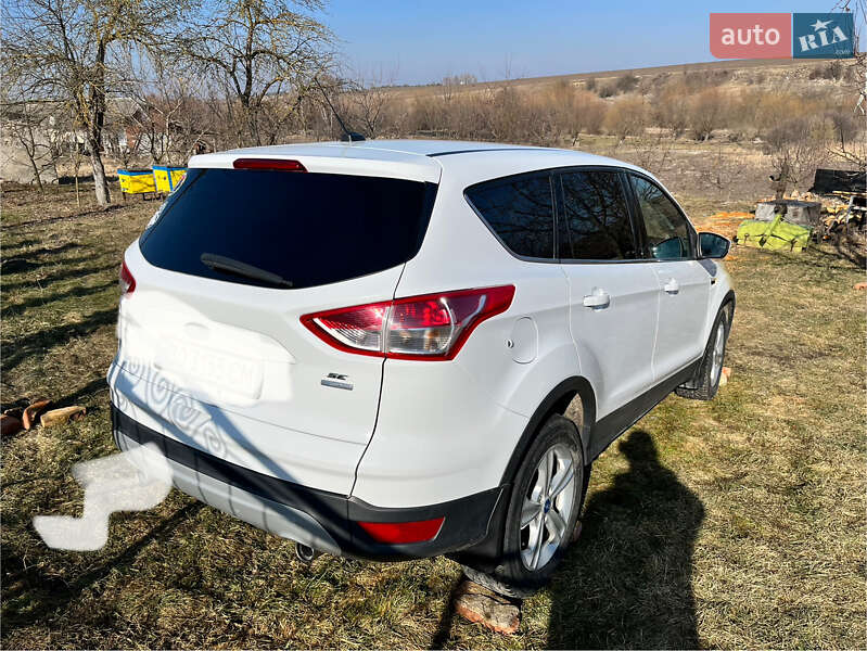 Внедорожник / Кроссовер Ford Escape 2012 в 