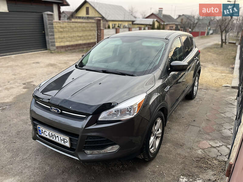 Позашляховик / Кросовер Ford Escape 2015 в 