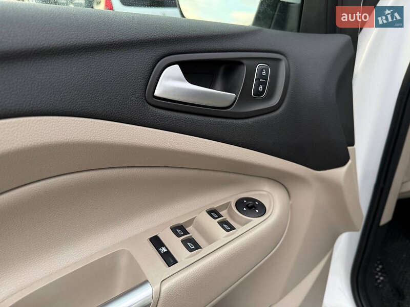 Внедорожник / Кроссовер Ford Escape 2016 в Коломые