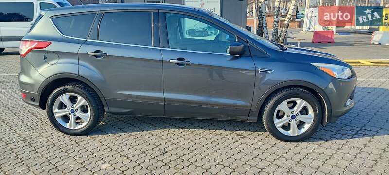 Позашляховик / Кросовер Ford Escape 2014 в Чернівцях
