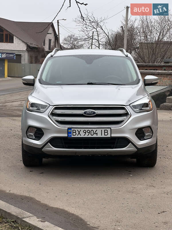 Внедорожник / Кроссовер Ford Escape 2018 в Хмельницком