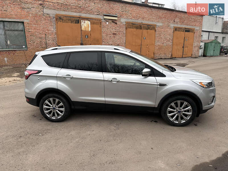 Внедорожник / Кроссовер Ford Escape 2018 в Хмельницком