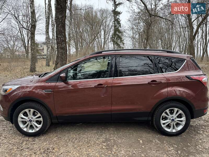 Внедорожник / Кроссовер Ford Escape 2017 в Тернополе