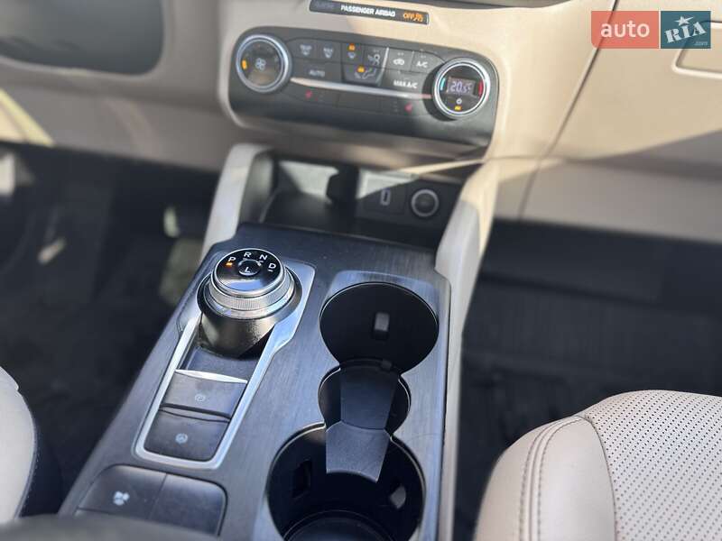 Внедорожник / Кроссовер Ford Escape 2019 в Киеве