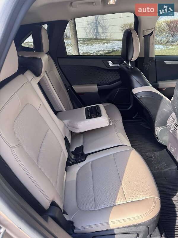 Внедорожник / Кроссовер Ford Escape 2019 в Киеве
