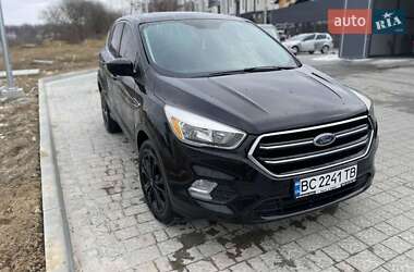 Внедорожник / Кроссовер Ford Escape 2017 в 