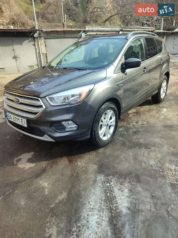 Позашляховик / Кросовер Ford Escape 2017 в Світловодську