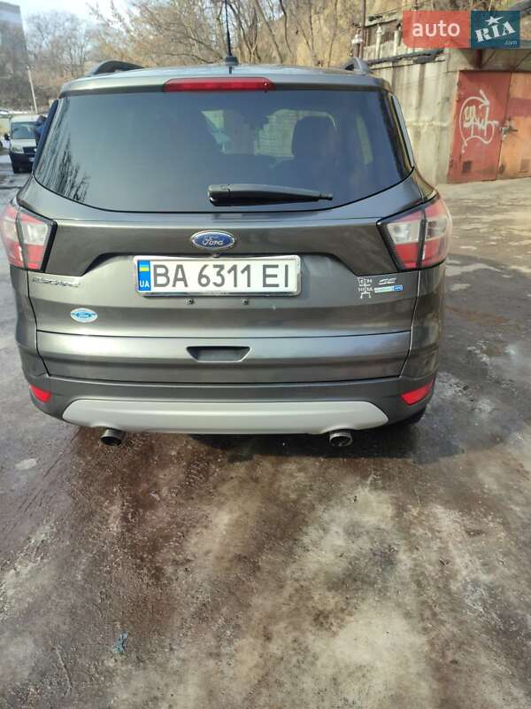 Позашляховик / Кросовер Ford Escape 2017 в Світловодську