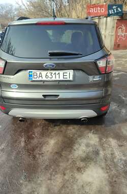 Внедорожник / Кроссовер Ford Escape 2017 в 