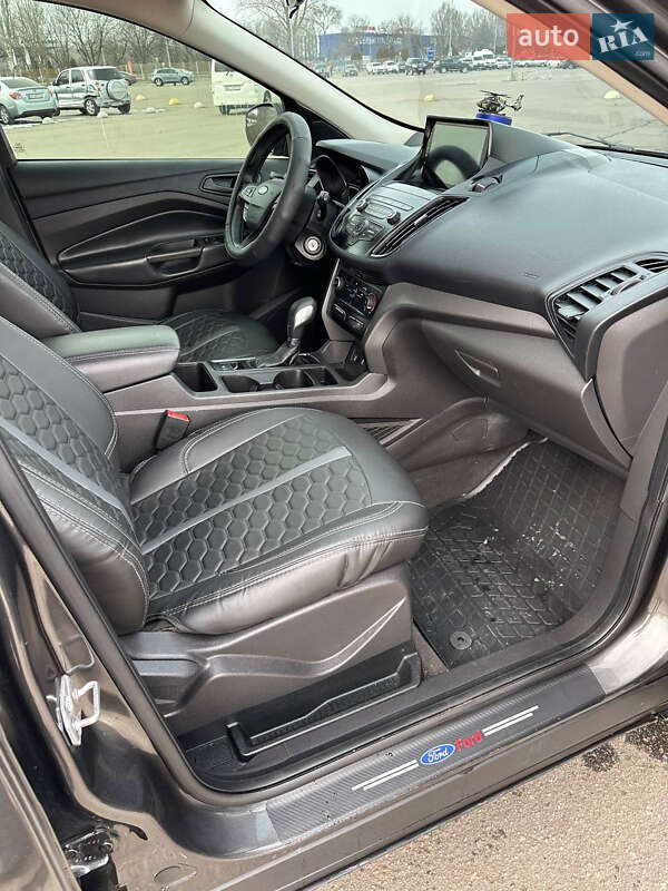 Позашляховик / Кросовер Ford Escape 2019 в Дніпрі