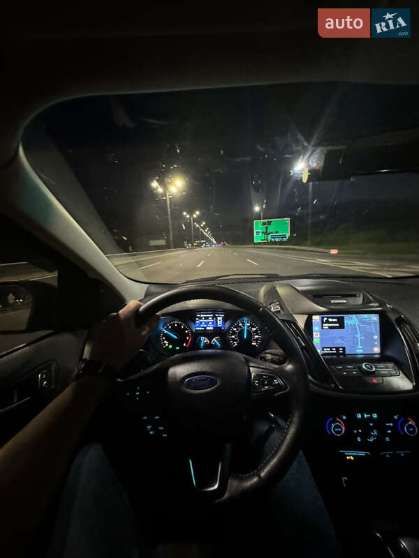 Внедорожник / Кроссовер Ford Escape 2016 в Сумах